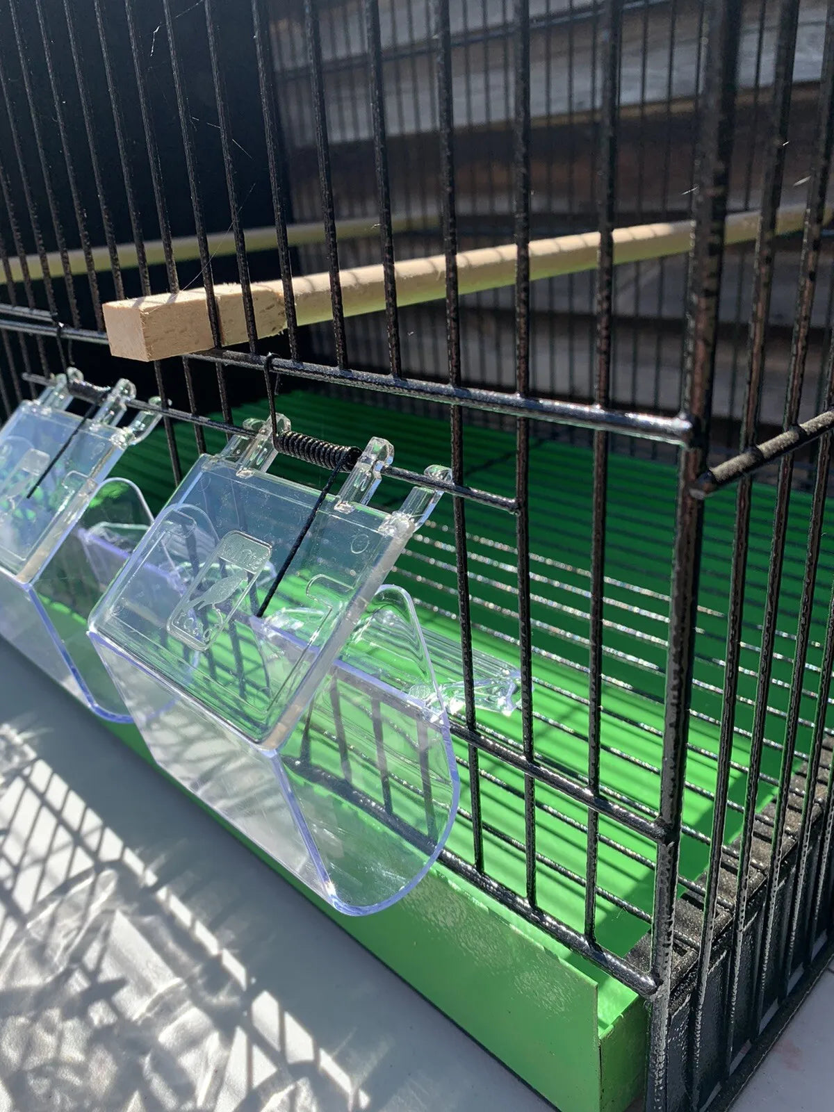 110cm Black Metal Double Breeder Bird Cage with a Green Metal Pullout Bottom Tray 110cm x 35cm x 42cm 8 Feeders & 4 Perches