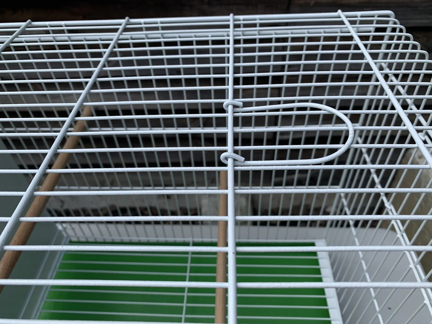 90cm White Metal Double Breeder Bird Cage with Green Metal Tray 4 Feeders & 4 Perches Size 90cm x 35cm x 42cm.